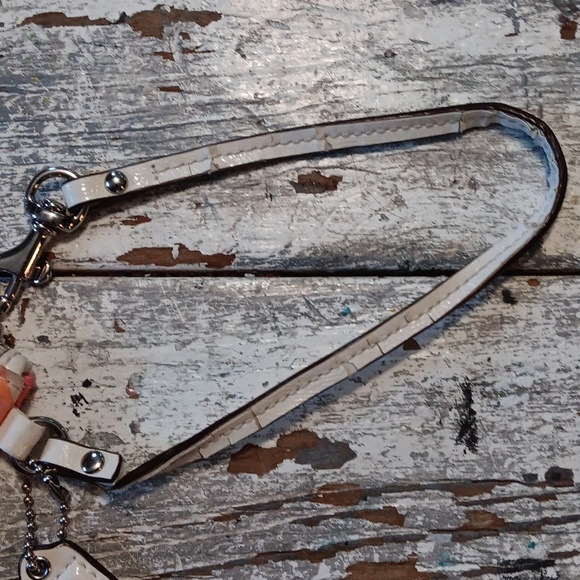 Coach Pink Orange White Logo Embossed Zip Wallet/Wristlet Vintage - Picture 4 of 11